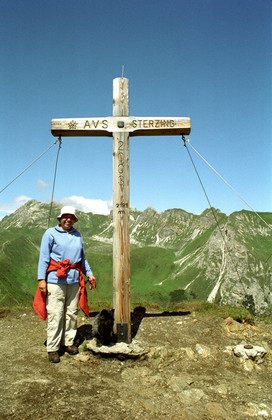 Xenia und Frauchen am Gipfelkreuz